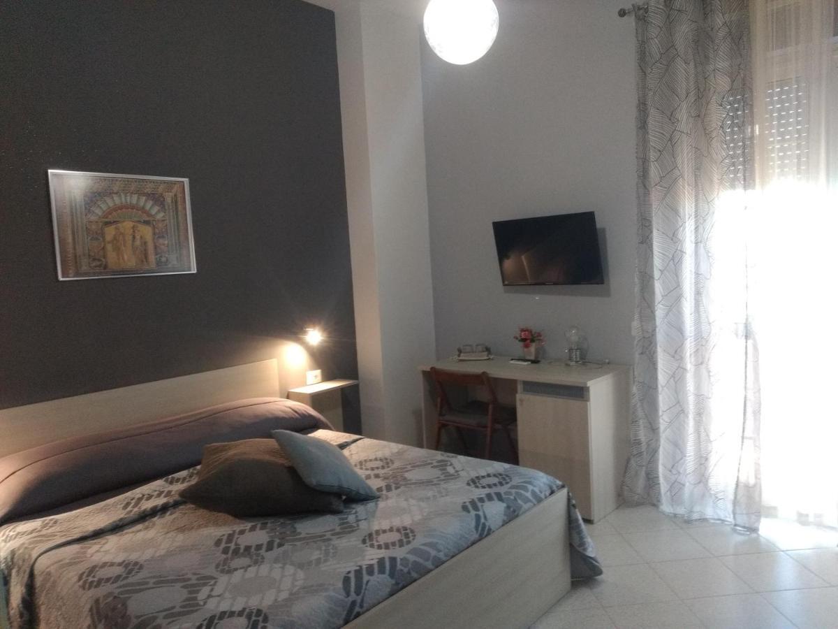 فندق بومبييفي  Little Hot@L المظهر الخارجي الصورة
